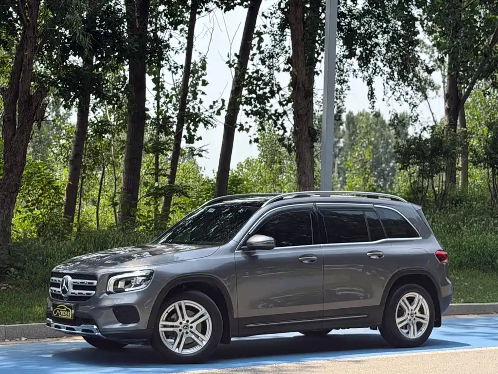 Mercedes-Benz GLB 2023