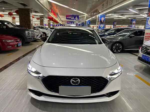 Mazda 3 Axela 2023