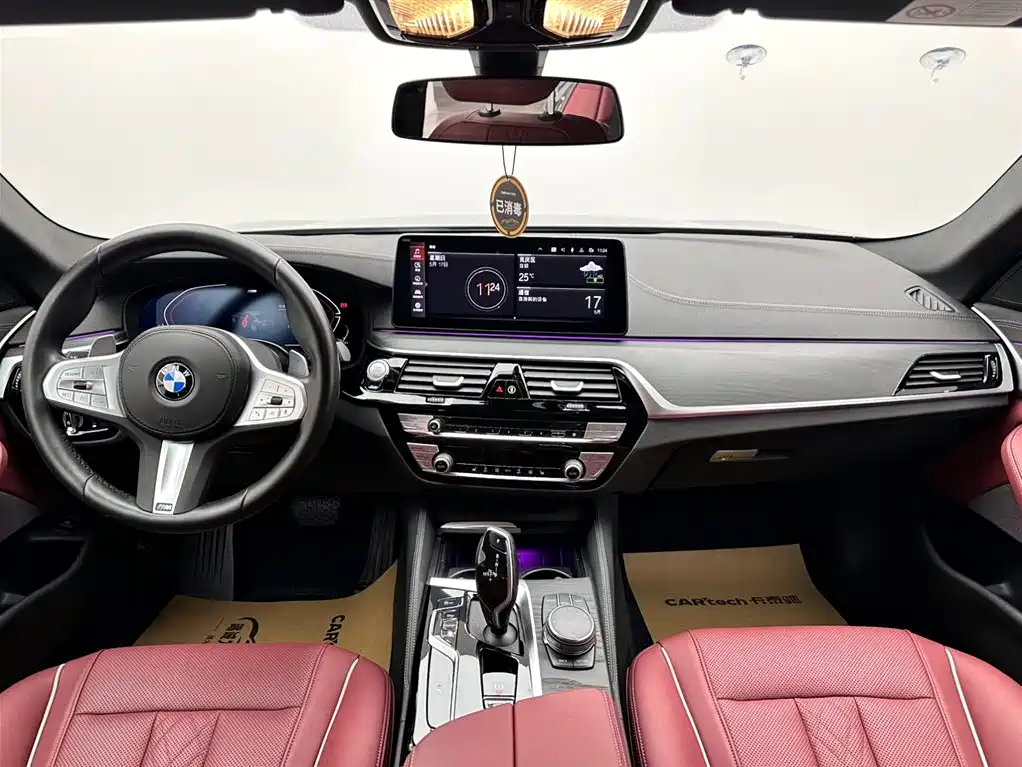 BMW 5 Series 2023 — фото 10