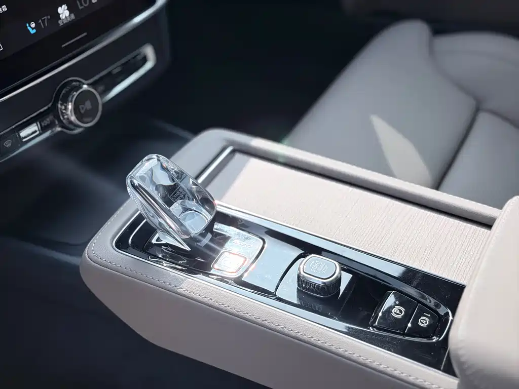Volvo S90 2025 — фото 20
