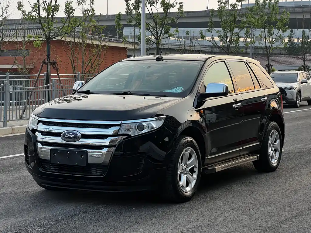 Ford Edge 2011 — фото 1