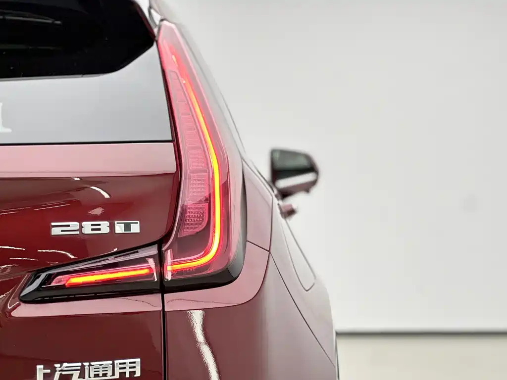 Cadillac XT4 2019 — фото 13
