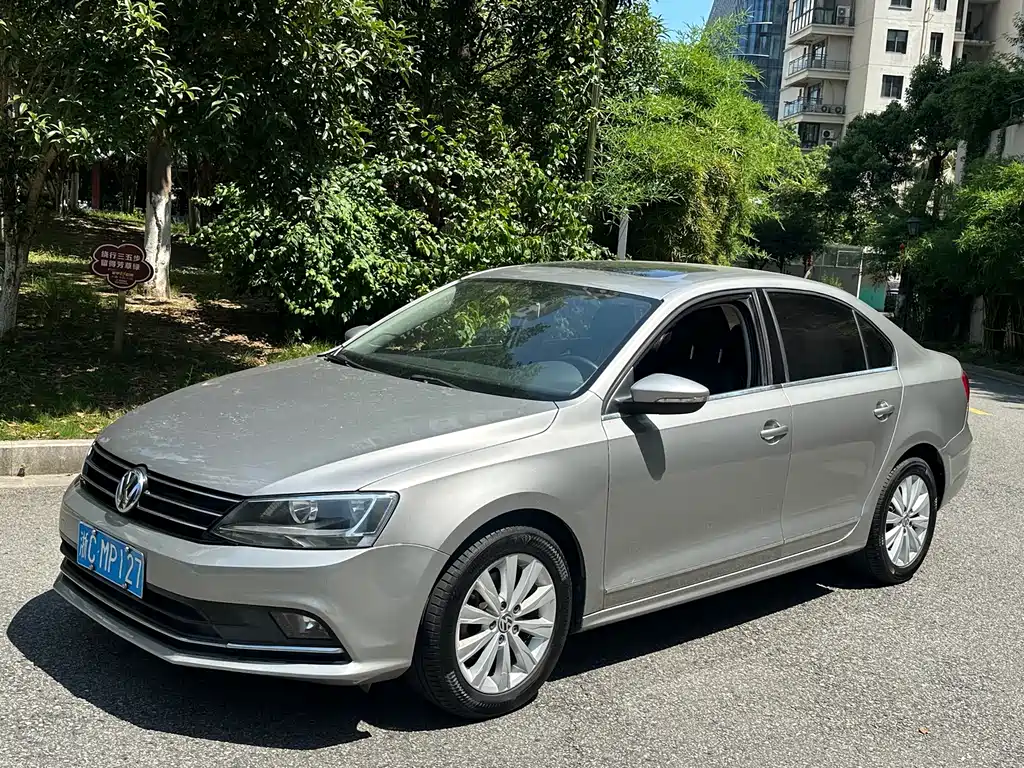Volkswagen Sagitar 2016