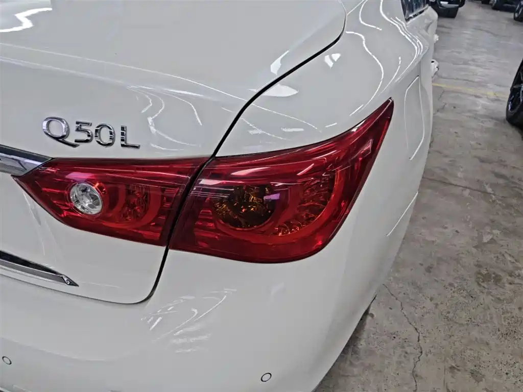 Infiniti Q50L 2017 — фото 8