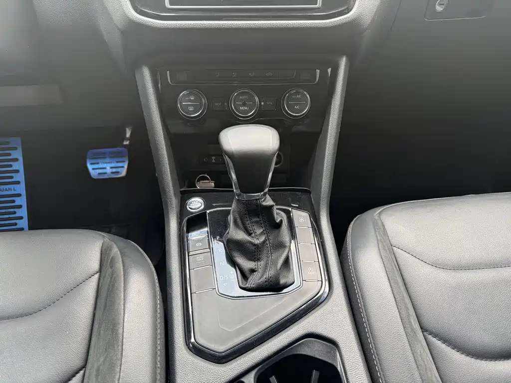 Volkswagen Tiguan L 2018 — фото 11