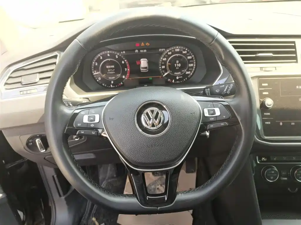 Volkswagen Tiguan 2019 — фото 11