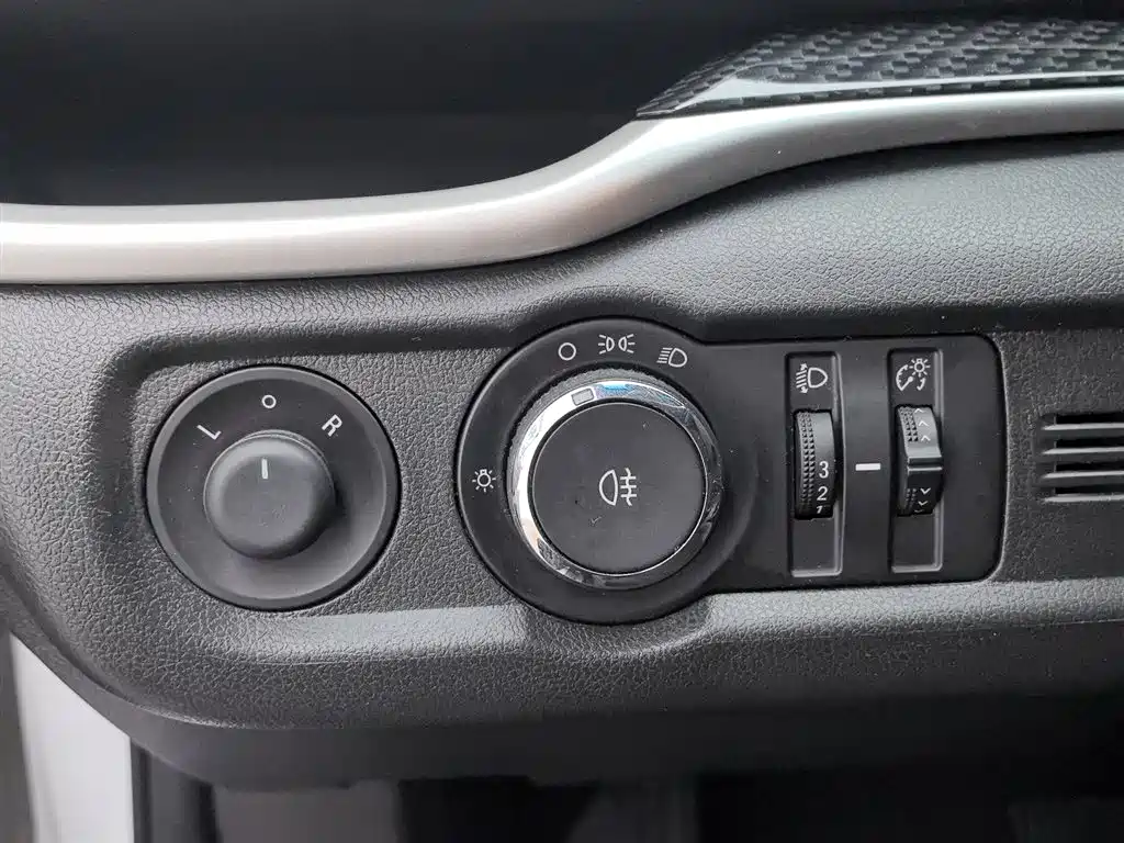 Buick Excelle 2015 — фото 21