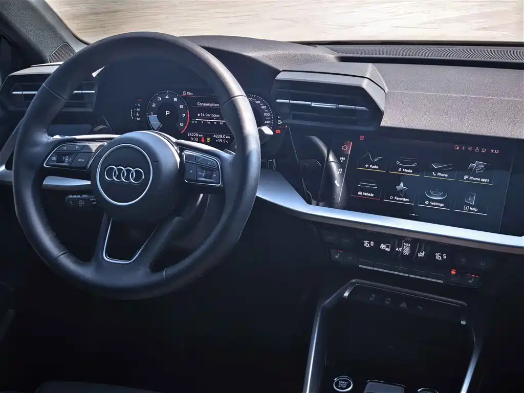 Audi A3 2021 — фото 7