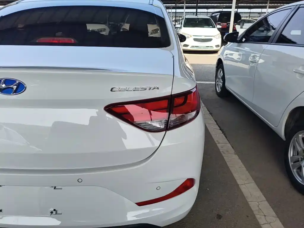 Hyundai Elantra 2017 — фото 8