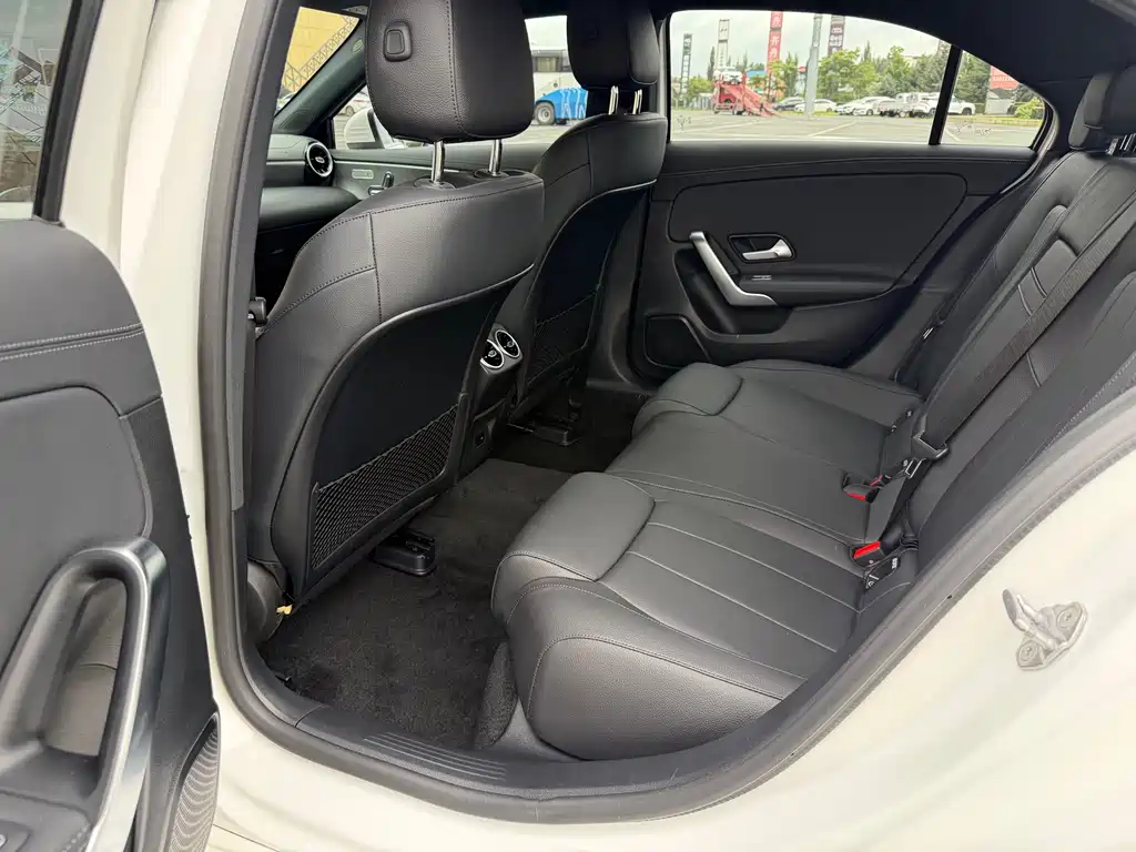 Mercedes-Benz A-Class 2023 — фото 8