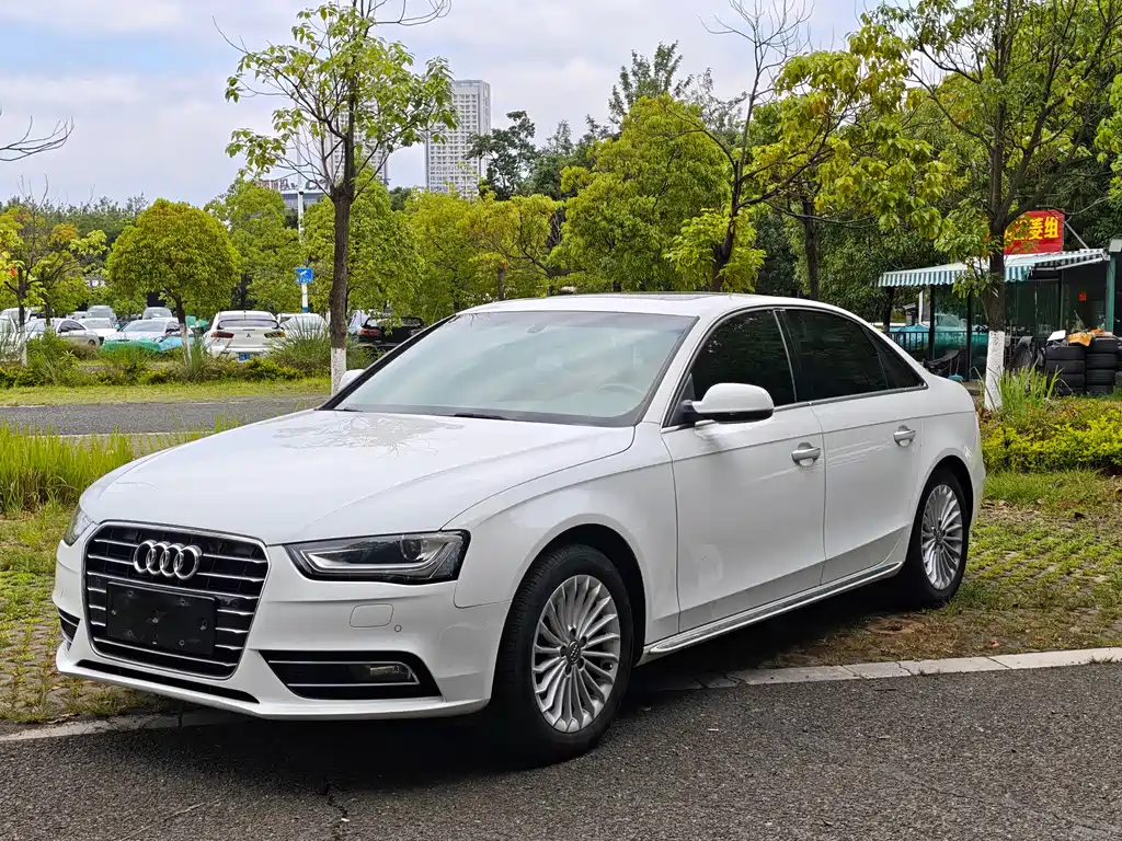 Audi A4L 2016 — фото 1