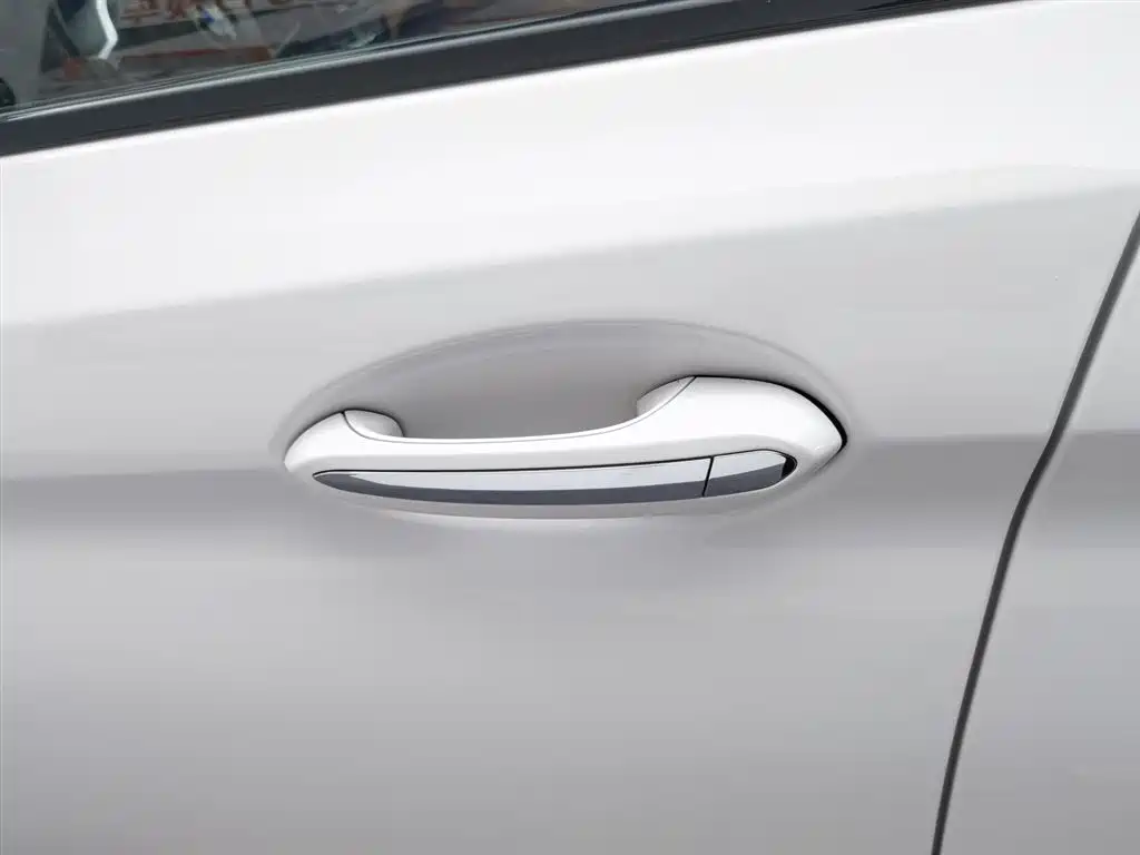 BMW 5 Series 2018 — фото 18