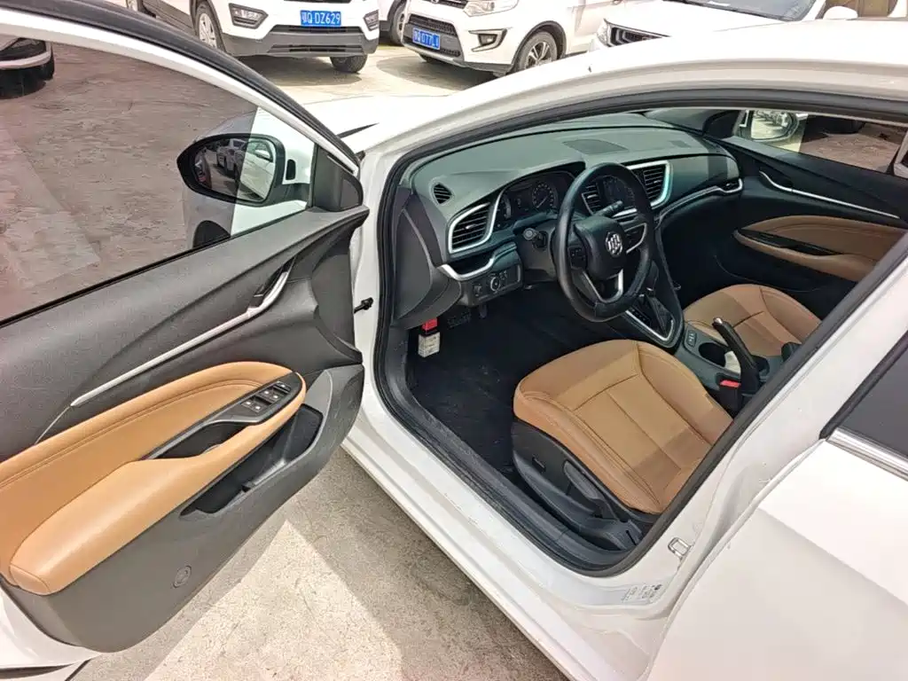 Buick Excelle 2018 — фото 16