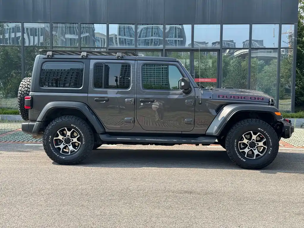 Jeep Wrangler 2021 — фото 32