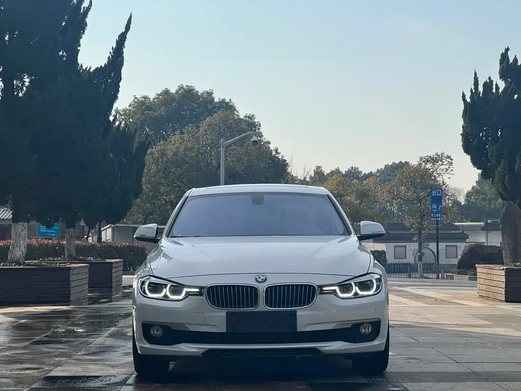 BMW 3 Series 2019 — фото 2