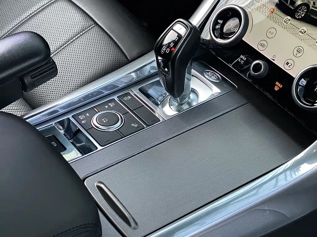 Land Rover Sport 2019 — фото 11