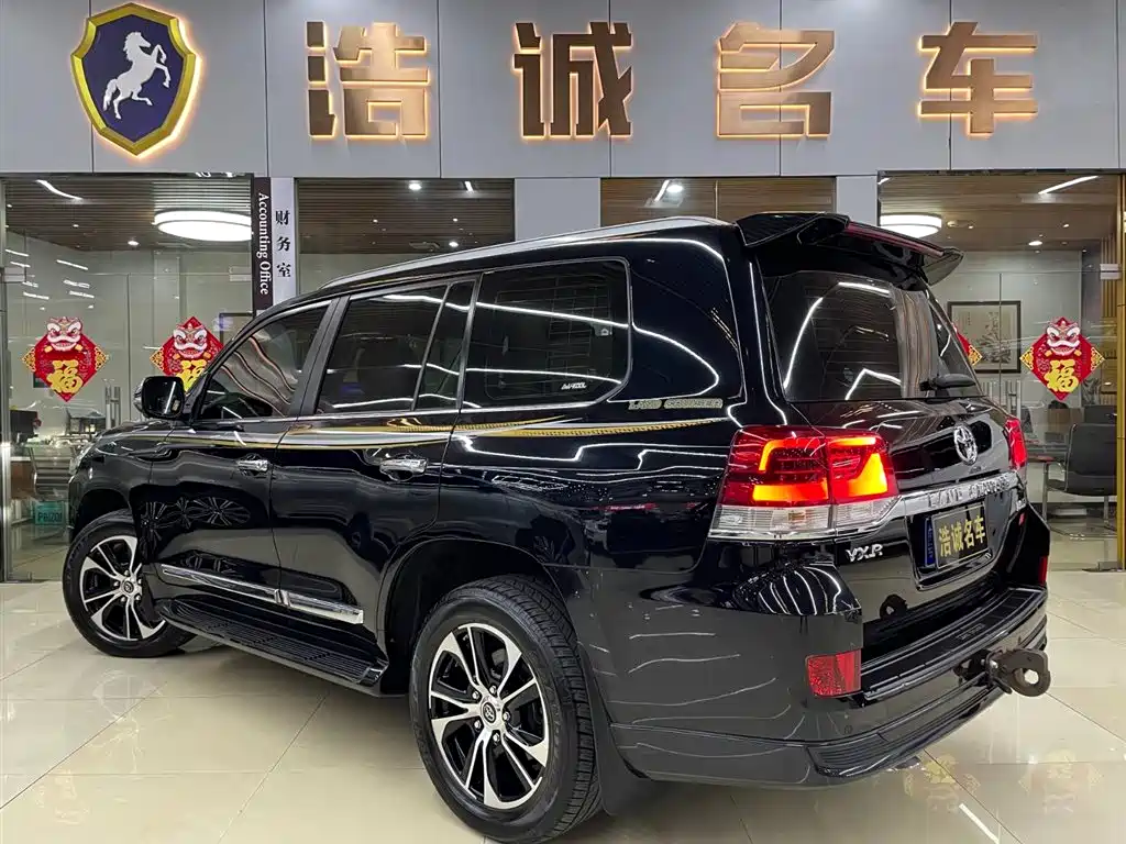 Toyota Land Cruiser 2022 — фото 4