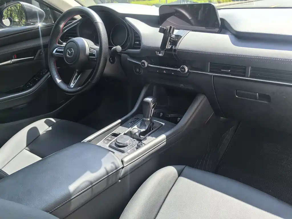 Mazda 3 Angkesela 2024