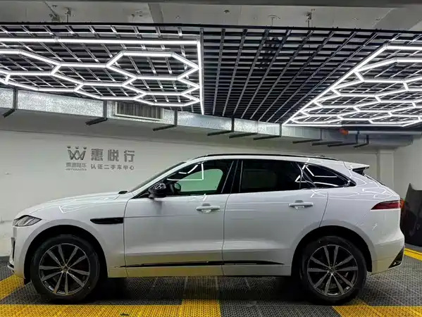Jaguar F-PACE 2023