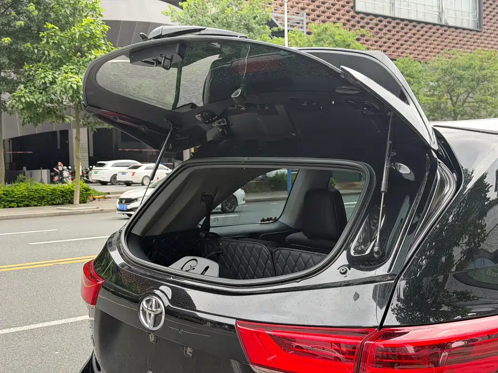 Toyota Highlander 2018 — фото 13
