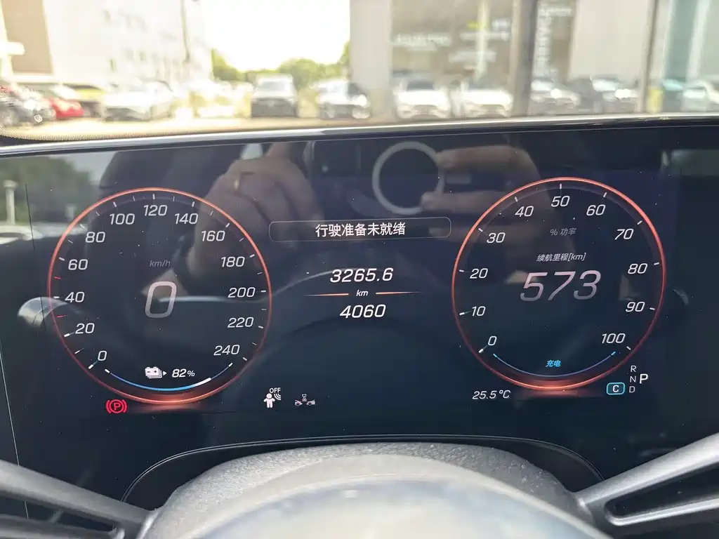 Mercedes-Benz CLA EV 2025 — фото 12