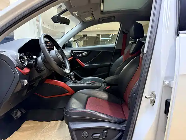 Audi Q2L 2019