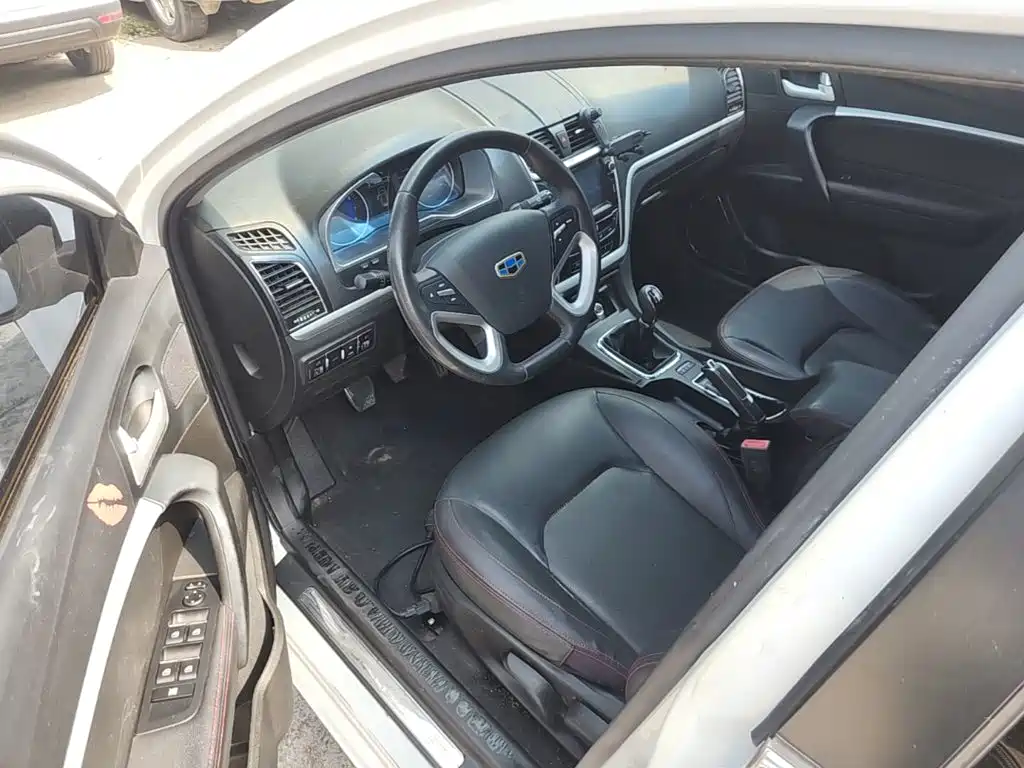 Geely Emgrand 2015 — фото 16