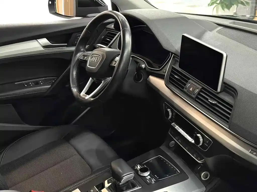 Audi Q5L 2018