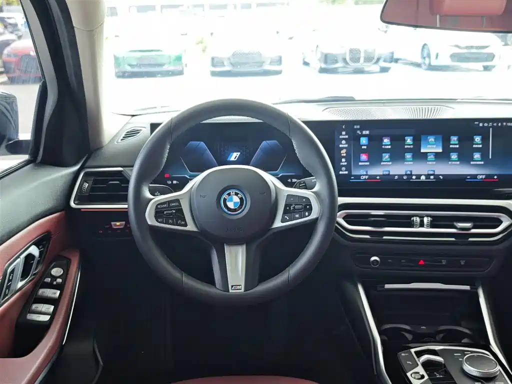 BMW i3 2024 — фото 11
