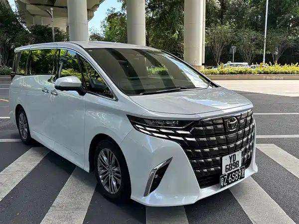 Toyota Alphard 2025