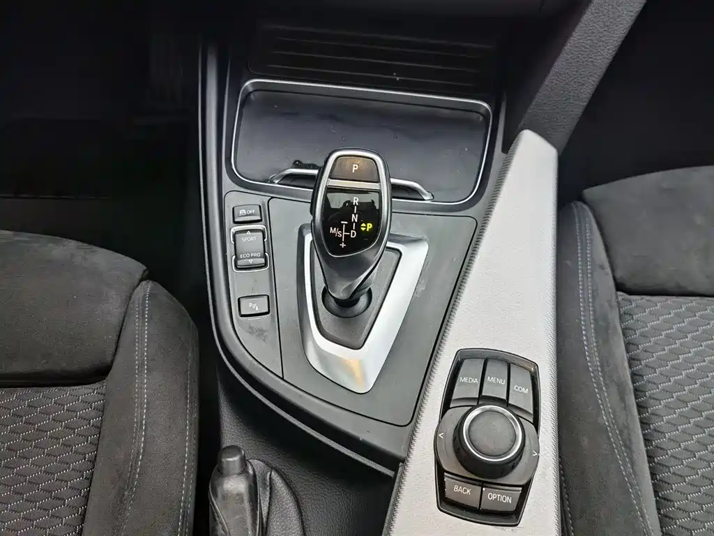 BMW 4 Series 2018 — фото 13