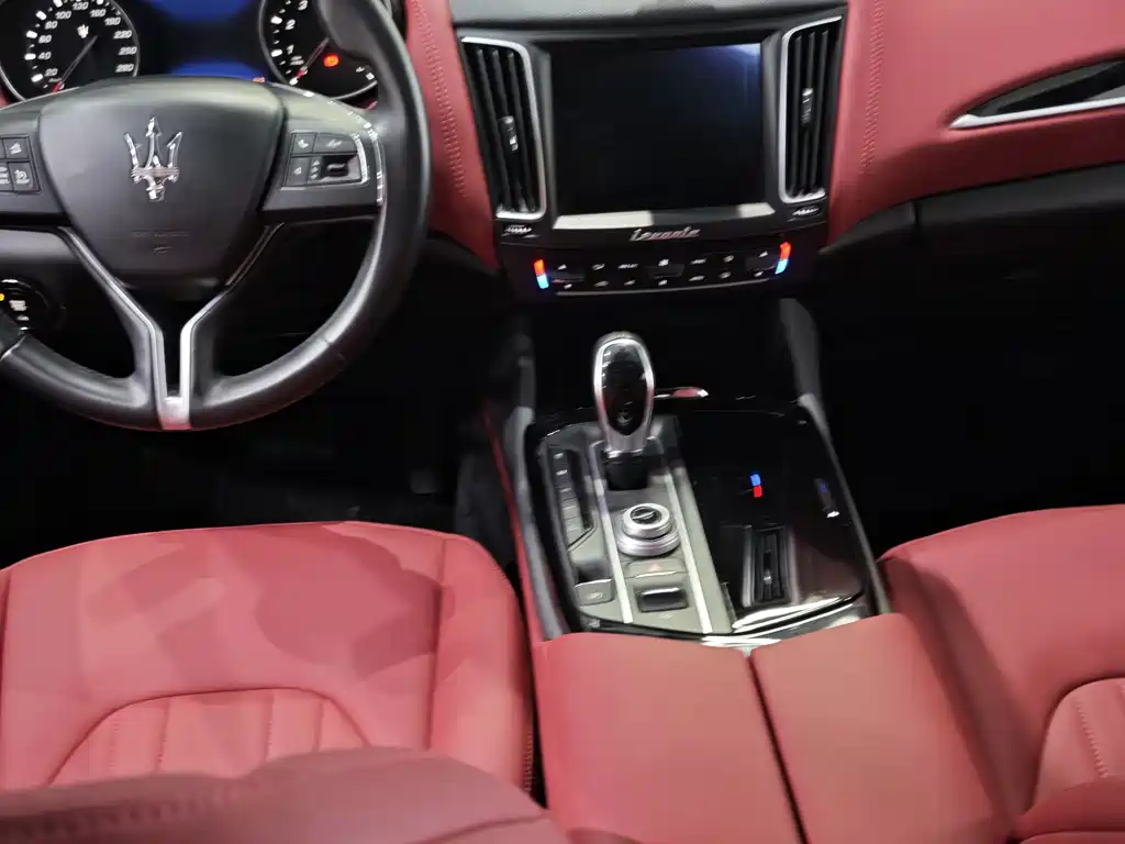 Maserati Levante 2017 — фото 5