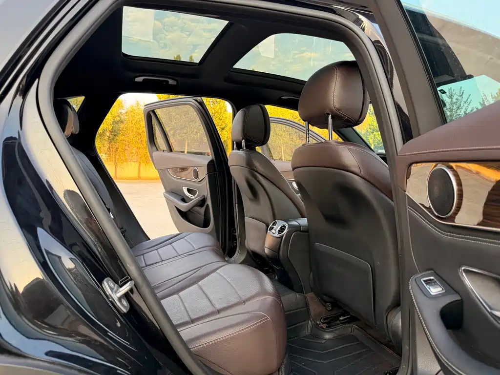 Mercedes-Benz GLC 2018 — фото 14