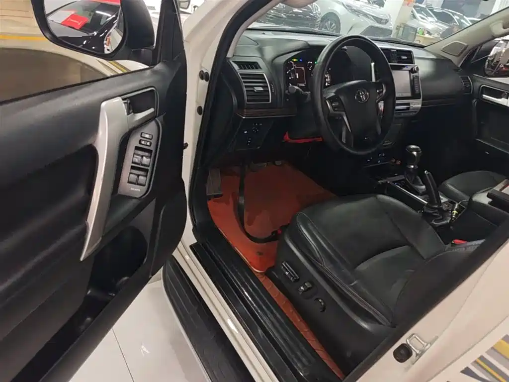 Toyota Prado 2018 — фото 16