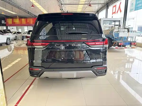 Lexus LX 2025