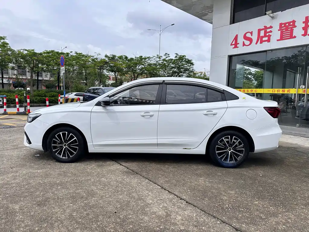 Roewe i5 2022