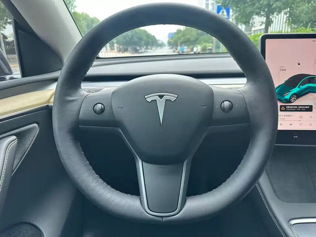 Tesla Model Y 2022 — фото 18