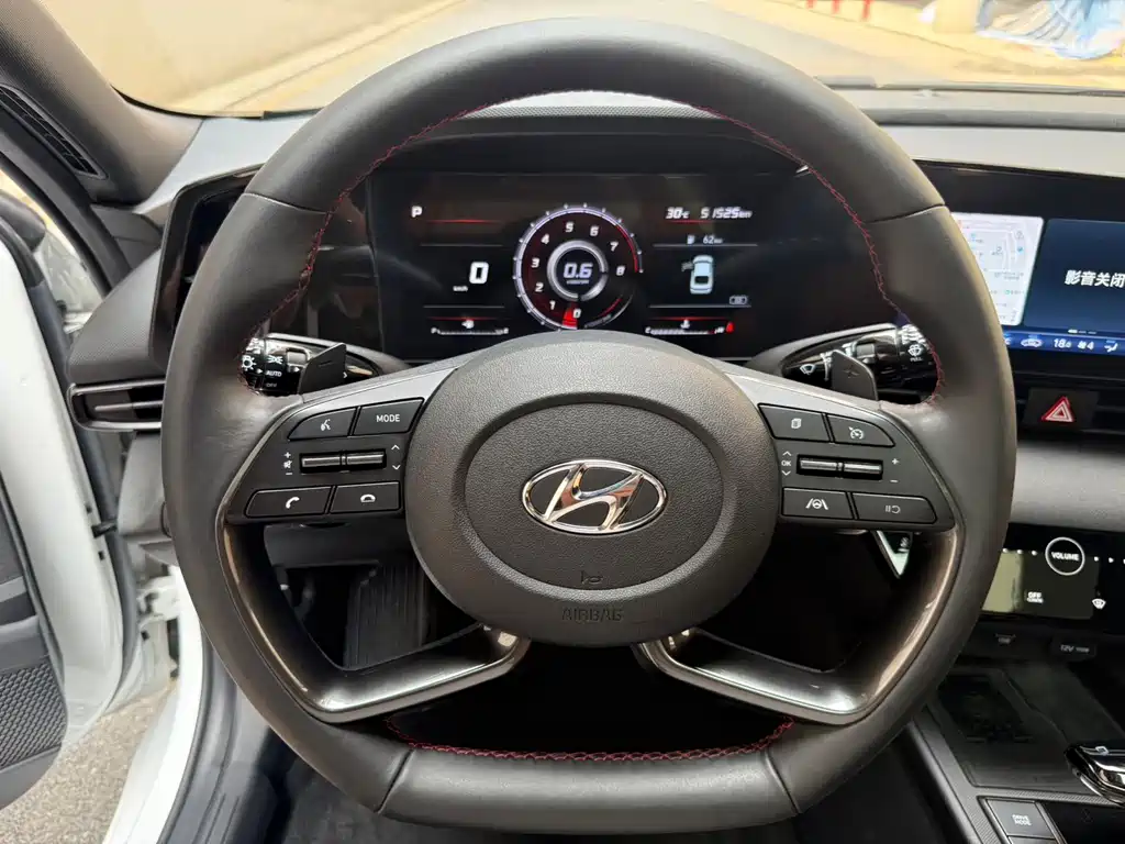 Hyundai Elantra 2021 — фото 11