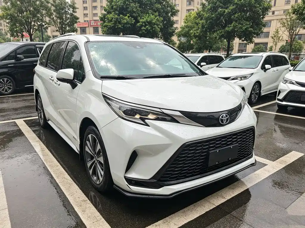 Toyota Granvia 2023