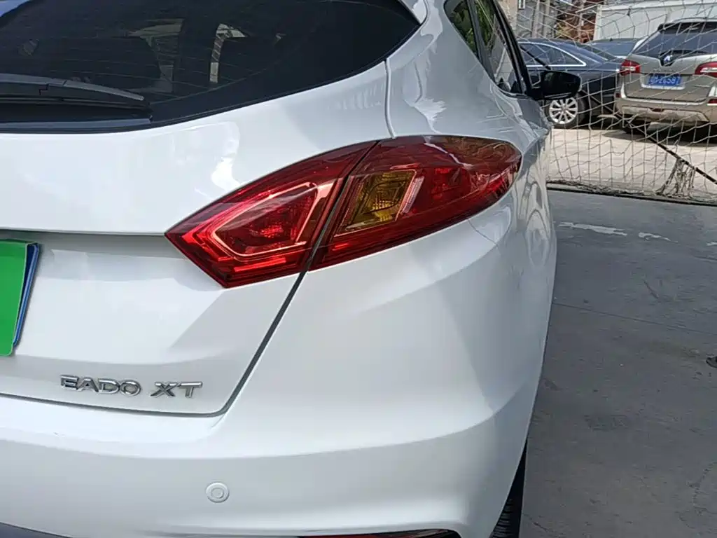 Changan Eado XT 2017 — фото 8