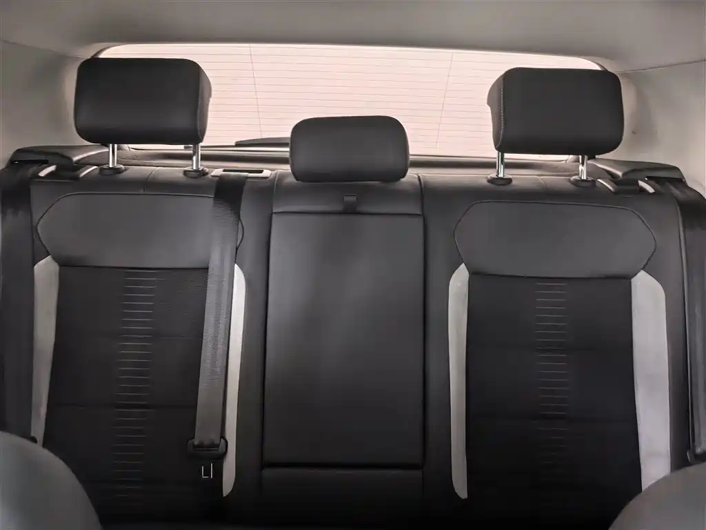Volkswagen T-Roc 2020 — фото 17
