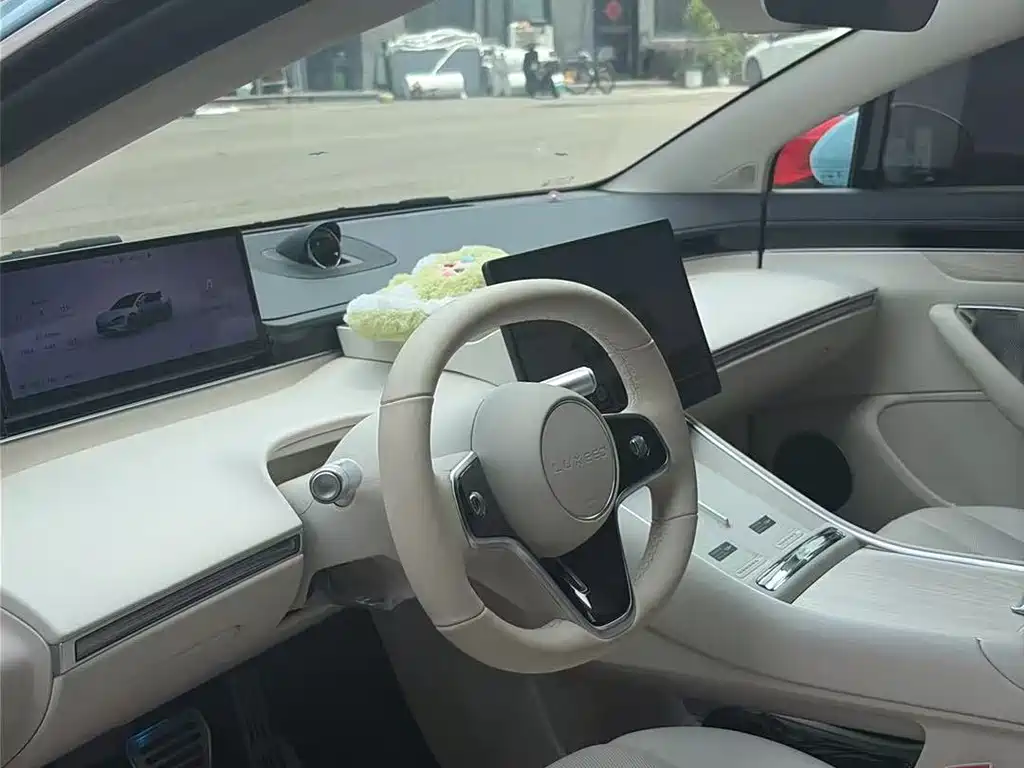 Luxeed Zhijie S7 2025