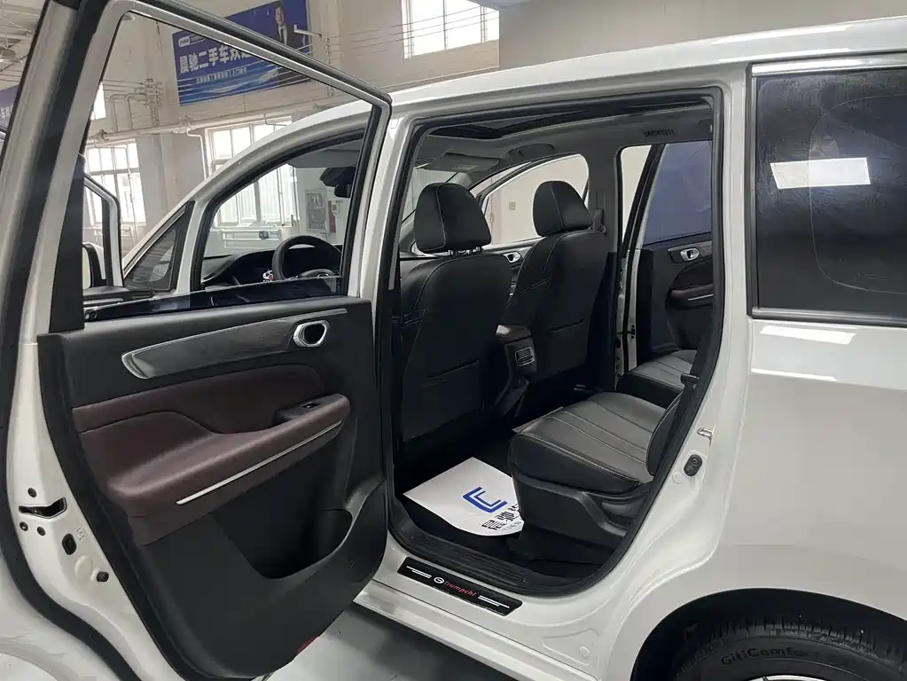 GAC Motor Trumpchi M6 2023 — фото 10