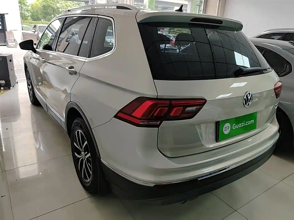 Volkswagen Tiguan L 2018 — фото 5