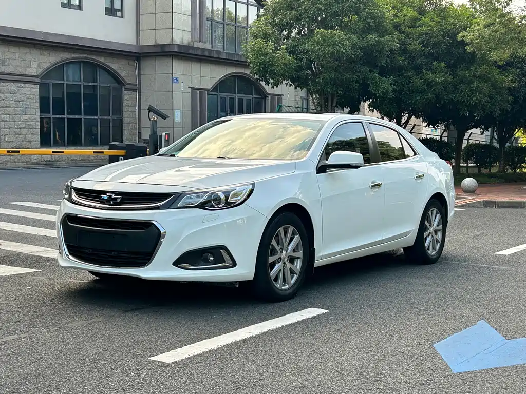 Chevrolet Malibu 2018 — фото 1