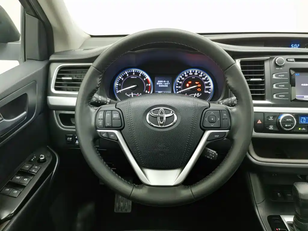 Toyota Highlander 2017 — фото 11