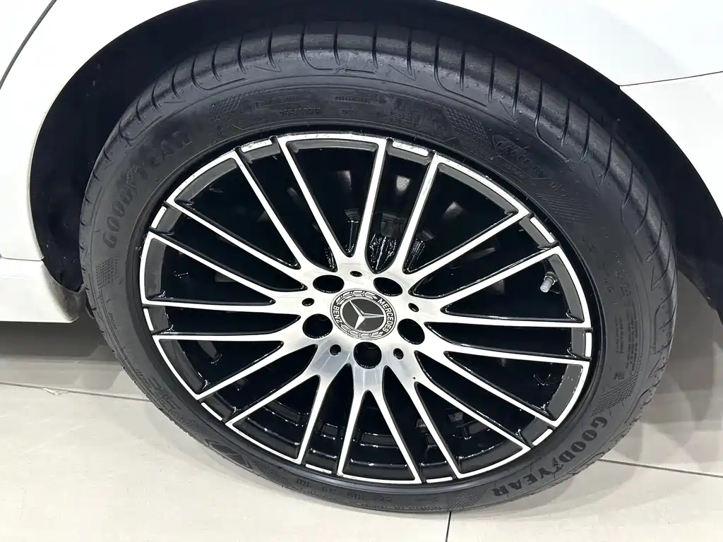 Mercedes-Benz C-Class 2023 — фото 27
