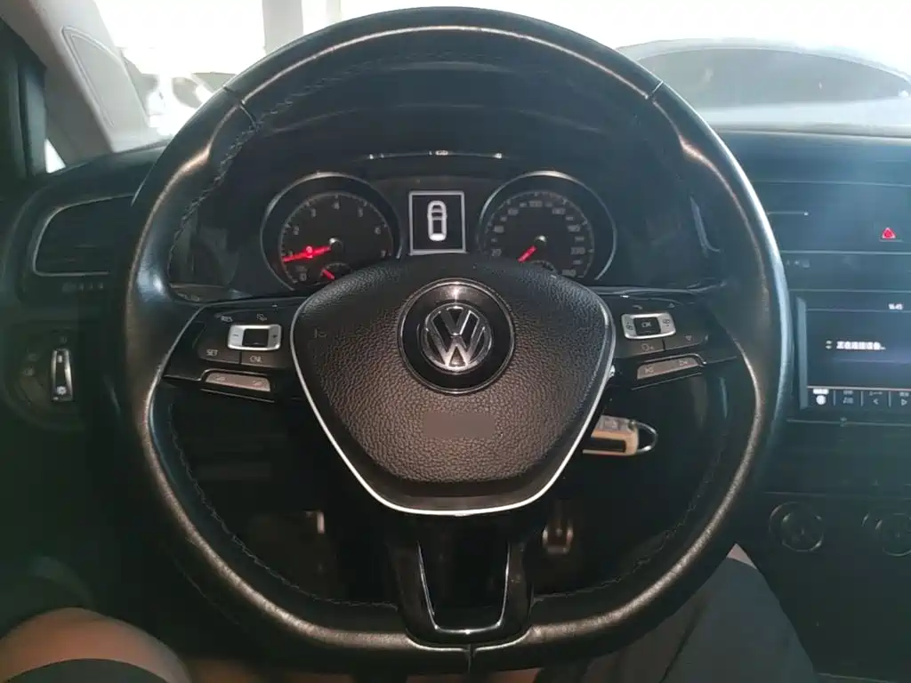 Volkswagen Golf 2018 — фото 11