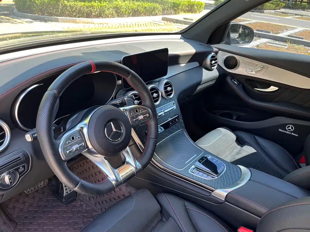 Mercedes-Benz GLC AMG 2023 — фото 4