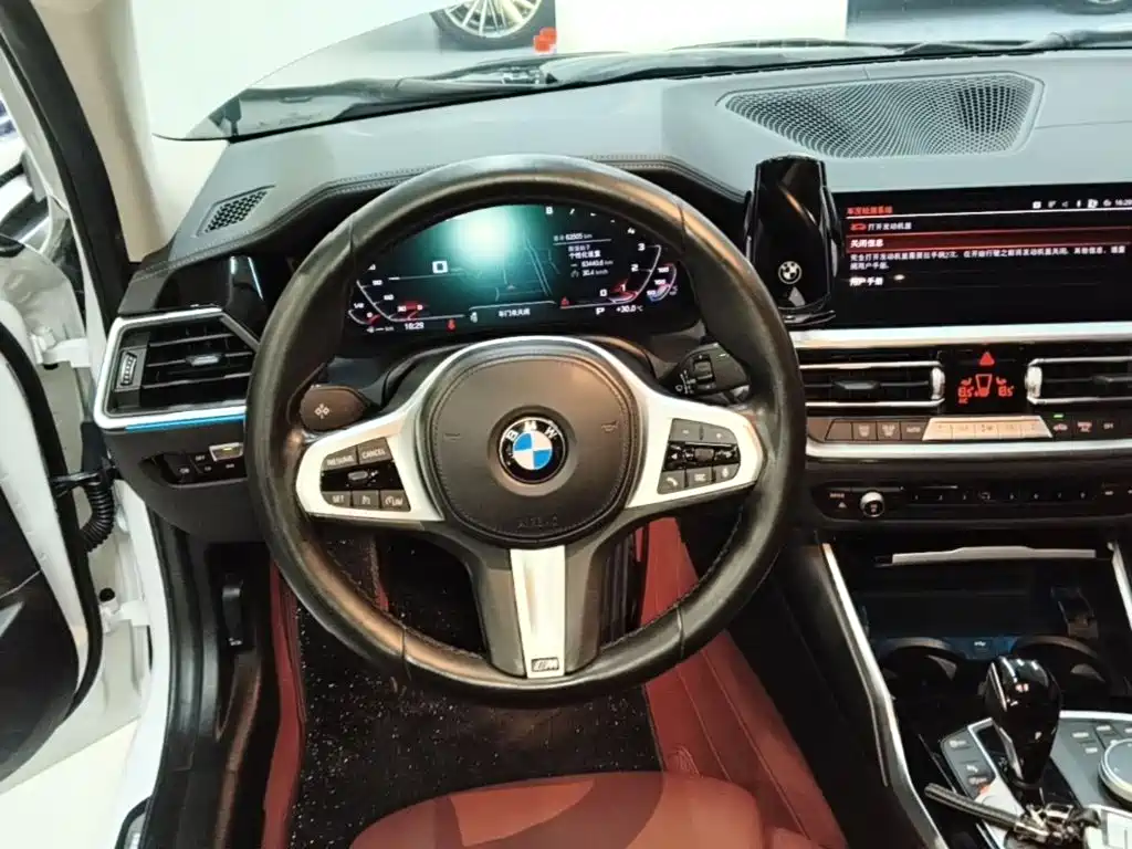 BMW 3 Series 2022 — фото 11